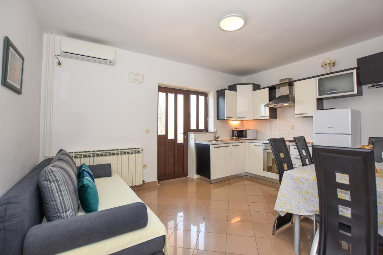 Apartmani Marija Ljubica Pag Town Exterior foto